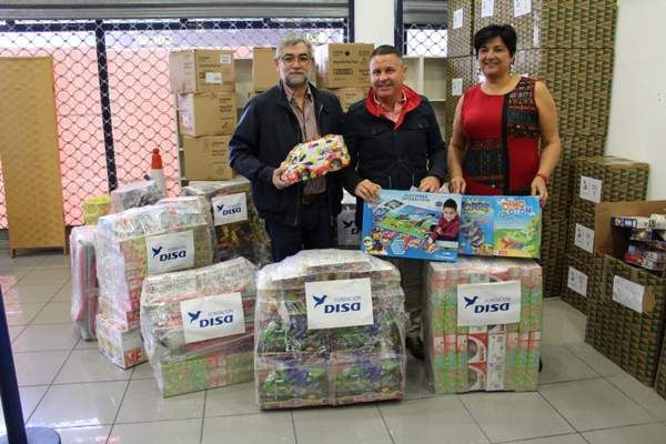 entrega-de-juguetes-en-la-casa-de-galicia