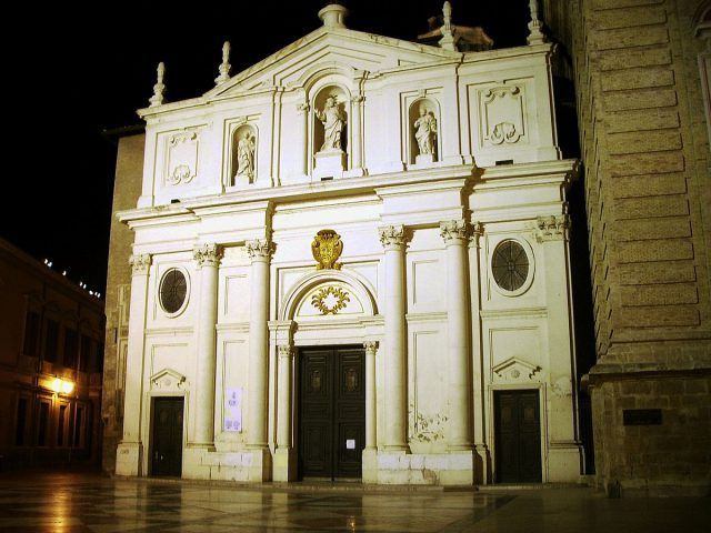 1200px-fachada_de_la_seo_noche