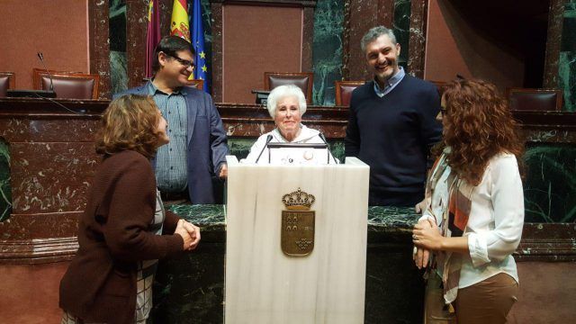 abuela-de-las-vias-ar