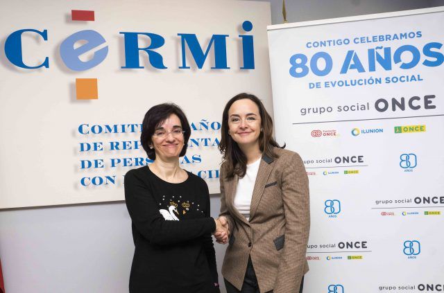 firma-convenio_pilar-villarino-y-ana-urunuela