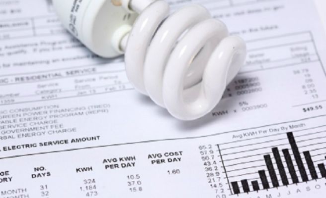 La luz baja casi un 6% en lo que va de febrero