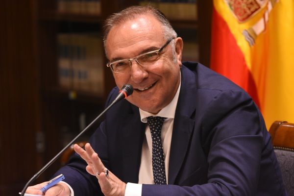 baltar-en-el-parlamento-durante-la-comisio769n-de-discapacidad