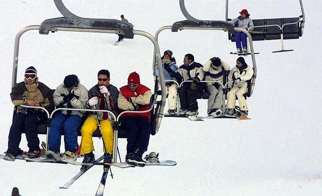 Las estaciones de esquí españolas llegan a carnaval con mil kilómetros de nieve