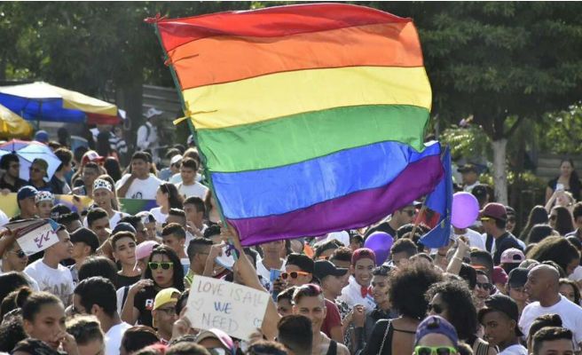 El colectivo LGTB teme la derogación de leyes igualitarias en Andalucía por la irrupción de Vox