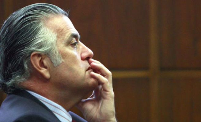El juez De la Mata imputa a Bárcenas y a su mujer por la `operación Kitchen´ y les cita a declarar el próximo 21 de diciembre