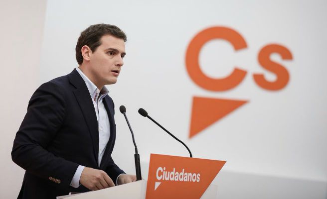 Rivera exige a Sánchez «que entregue las llaves» de La Moncloa