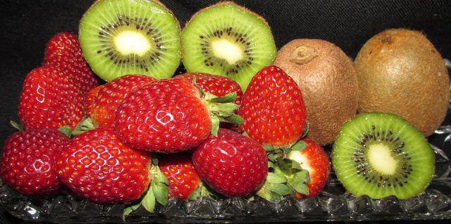fresas y kiwis