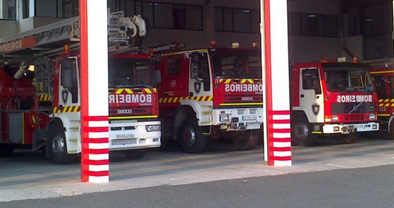 La Xunta y la Diputación de Pontevedra ratifican el acuerdo para la homologación salarial de los bomberos de Pontevedra