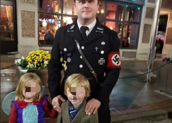 Disfraza a su hijo de Hitler por Halloween y esto es lo que ocurre…