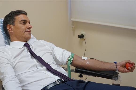 El Gobierno precisa que la donación de sangre de Sánchez cumplió los requisitos exigidos