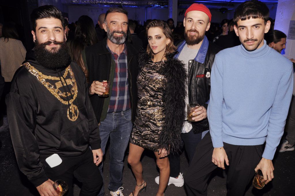 Macarena Gómez Con Amigos