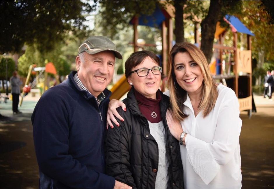 Susana Díaz En Un Parque De Campaña