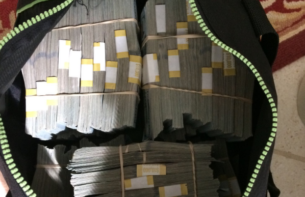 Compra un trastero por 500 dólares en un famoso programa de televisión y dentro se encuentra 7.5 millones