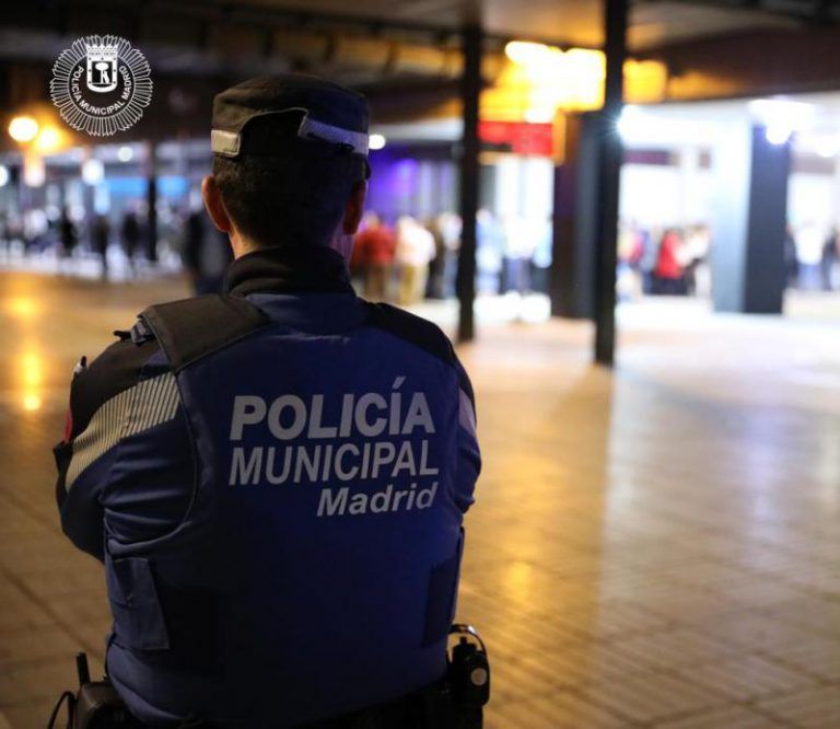 Detenido un hombre por agredir a su pareja delante de su hija menor