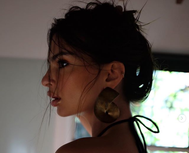 El nuevo vídeo de Emily Ratajkowski en ropa interior que provoca sofocos en Internet
