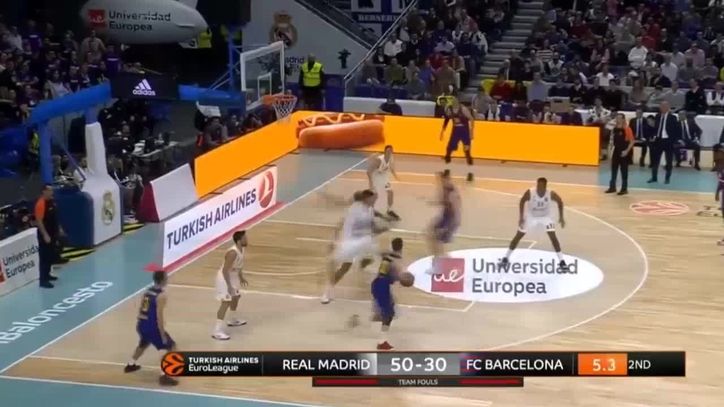 ¡A 25 metros!: el impresionante triple en el Madrid-Barça que dejó al público con la boca abierta