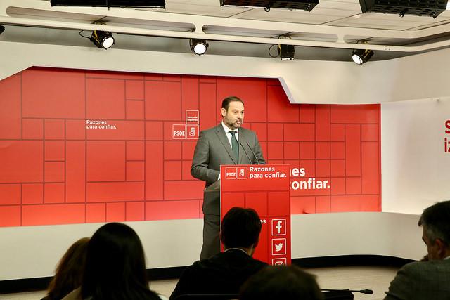 Ábalos aclara que “en ningún caso” Ferraz plantea la dimisión “de nadie”
