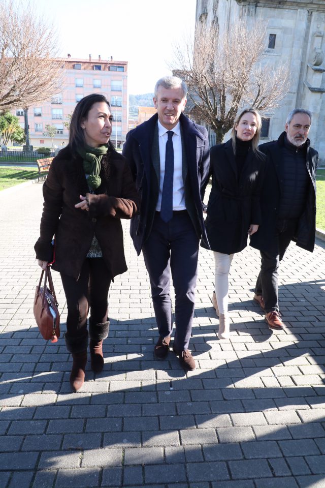 OUBIÑA (( TAMBIEN PARA AGN )) PARQUE EGUREN. Alfonso Rueda visita Marín.