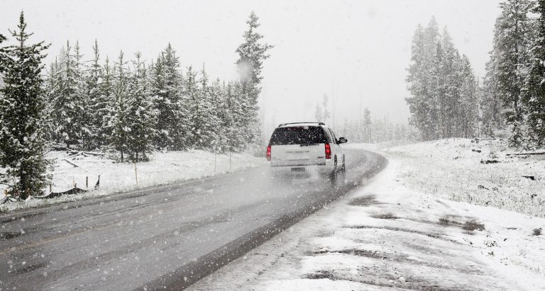 Temporal: los consejos de la DGT para circular con nieve en la carretera