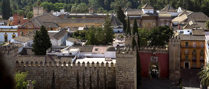 Un hombre orina sobre unas turistas en el Alcázar de Sevilla al grito de «Alá es grande» y desata el pánico