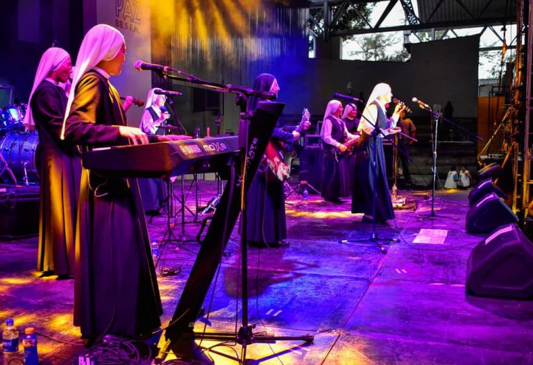 Así son las monjas rockeras que actuarán ante el Papa Francisco