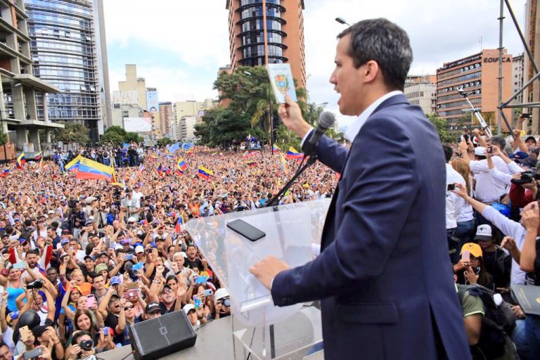 Opositores piden el reconocimiento de la diplomacia de Guaidó y “más fuerza” para un “canal humanitario”
