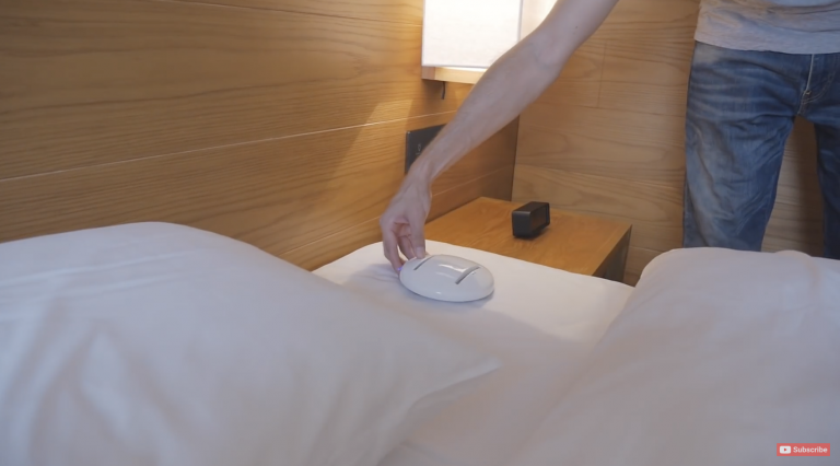 Este es ‘Cleansebot’, el robot de bolsillo que desinfectará tú habitación de hotel