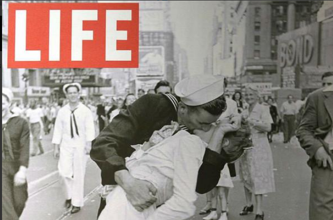 Muere uno de los protagonistas de la icónica foto del beso en Nueva York que selló la II Guerra Mundial