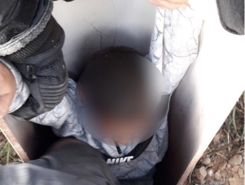 Rescatan a un niño atrapado en una arqueta en Murcia