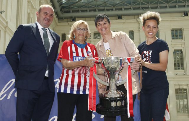 Carmena Y Pedro Rollán Reciben Al Atlético De Madrid Femenino, Ganador De La Liga Iberdrola 2018/19 1 Atleti Femenino 2