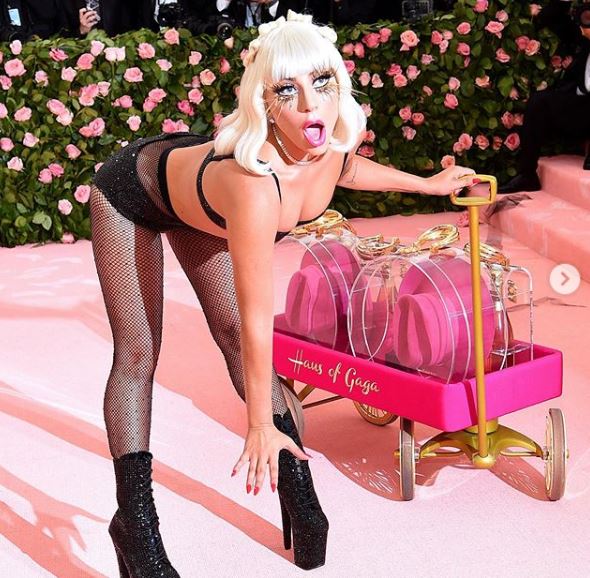 Los modelitos más impactantes de la alfombra roja de la gala MET 4 lady gaga 4