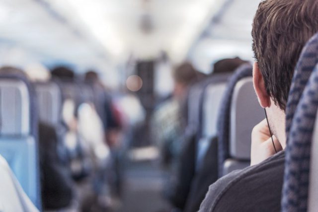 passenger-362169_1280-900x600