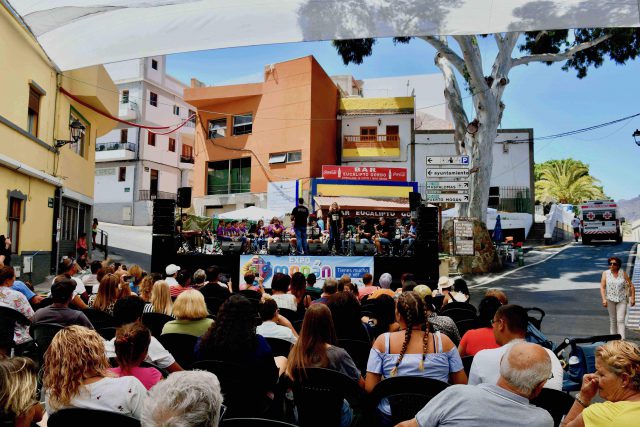 Escenario Eucalipto Gordo. Muestras Escuelas Artísiticas De Mogán Escuela De Rock