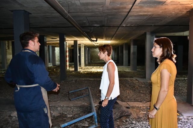 Onalia Bueno Y Tania Alonso Durante Su Visita A Las Obras Finalizadas Del Refuerzo De Pilares