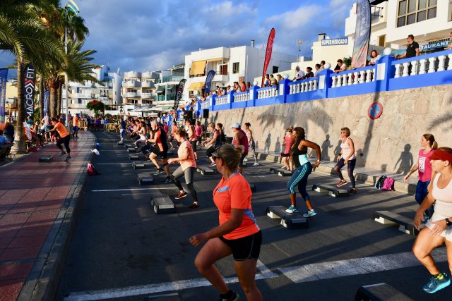 Clase De Step Funcional En La Actividad Tu Mejor Puesta De Sol En Arguineguín