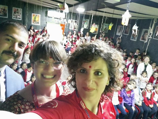 Giulia Ciuffa en primer término en un acto de la CIOFF en Turquía.