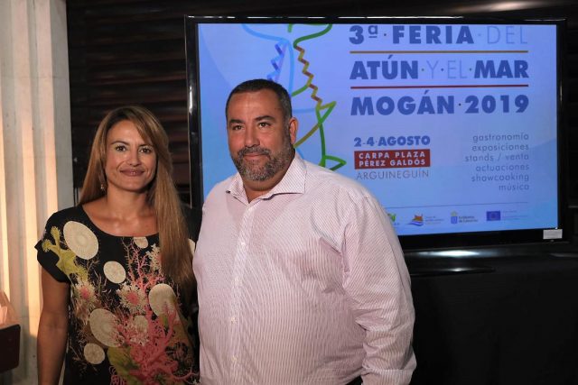 Grimanesa Pérez Y Víctor Gutiérrez En La Presentación De La Iii Feria Del Atún Y Del Mar De Mogán