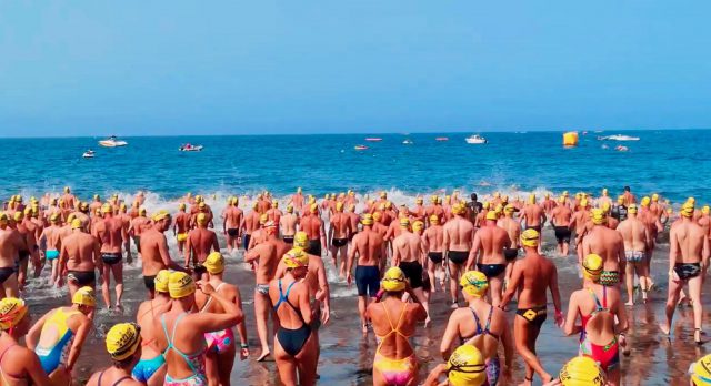 Salida De La Xiii Travesía A Nado Eufemiano Verde Taurito Playa De Mogán