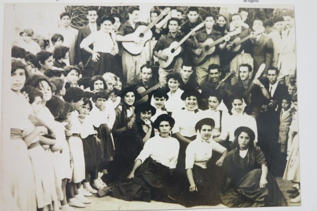 Una Imagen De Coros Y Danzas De 1955