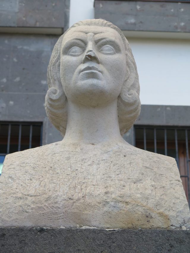 BUSTO LUJÁN PEREZ