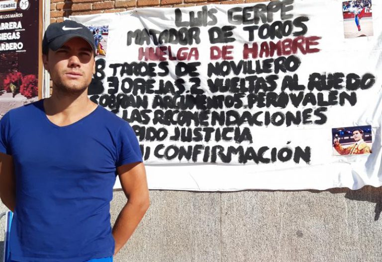 Trasladan al hospital «muy débil» al torero en huelga de hambre en Las Ventas