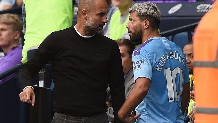 Agüero se encara con Guardiola al ser sustituido