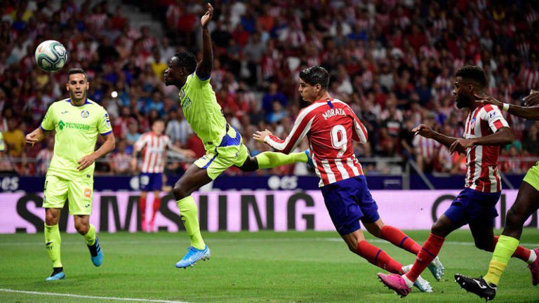 El Atlético gana por la mínima ante el Getafe y el Sevilla arranca fuerte la liga