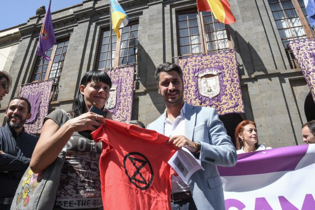 María Andrea De Canarias Por El Clima Y El Alcalde Luis Yeray Gutiérrez