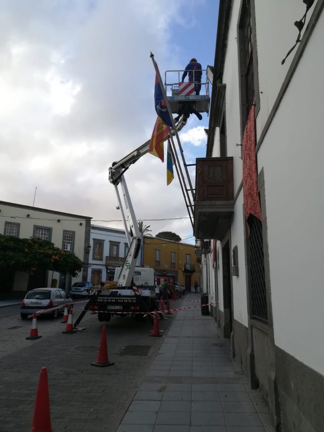 Puesta A Punto De Las Luminarias De San Juan 2