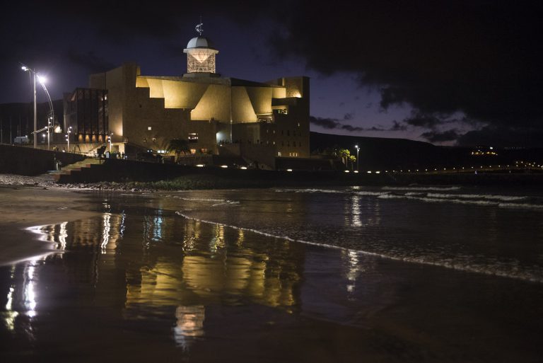 El Auditorio Alfredo Kraus y el Teatro Pérez Galdós anuncian la suspensión de espectáculos hasta el 26 de marzo
