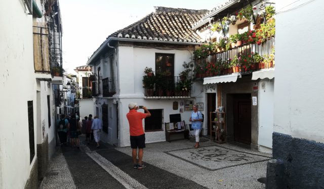 Turistas Calle Agua