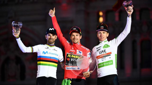 vuelta podium