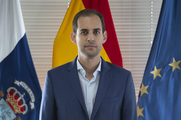 El Gobierno pone en marcha un servicio de atención domiciliaria para dependientes y personas con discapacidad usuarios de centros diurnos