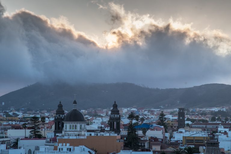 El Ayuntamiento de La Laguna mantiene este lunes el cierre de las instalaciones municipales
